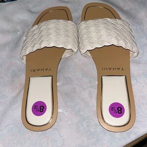 Tahari slipper